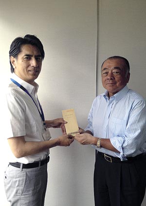 東日本大震災被災者へ義援金を寄付